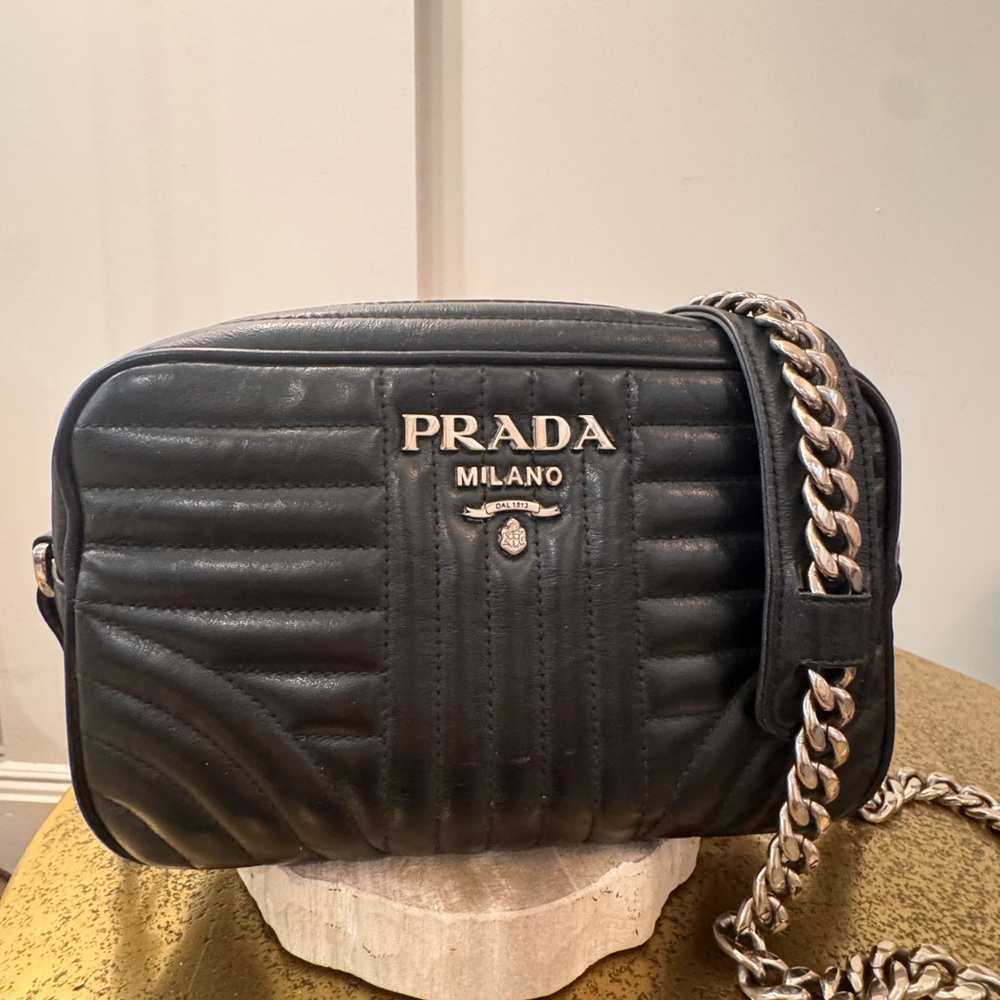 PRADA Diagramme Black Quilted Leather Camera Bag Crossbody Silver Chain - Picture 4 of 11